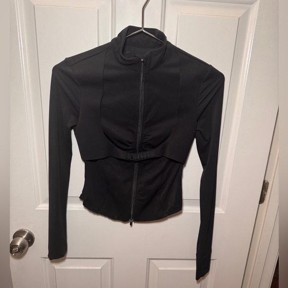 HALARA Jackets & Blazers - Halara UltraSculpt™
Ruched Push-Up Yoga Jacket